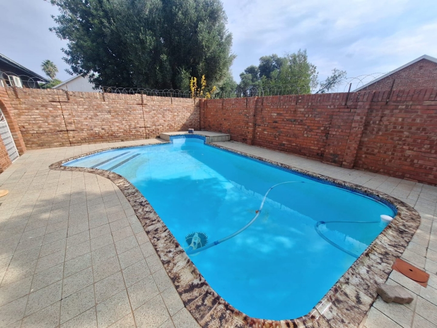 3 Bedroom Property for Sale in Northview Northern Cape